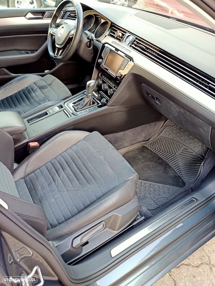 VW Passat Variant 2.0 TDI Highline DSG - 13