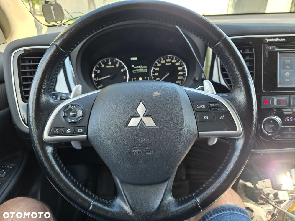 Mitsubishi Outlander 2.0 Intense + CVT - 9