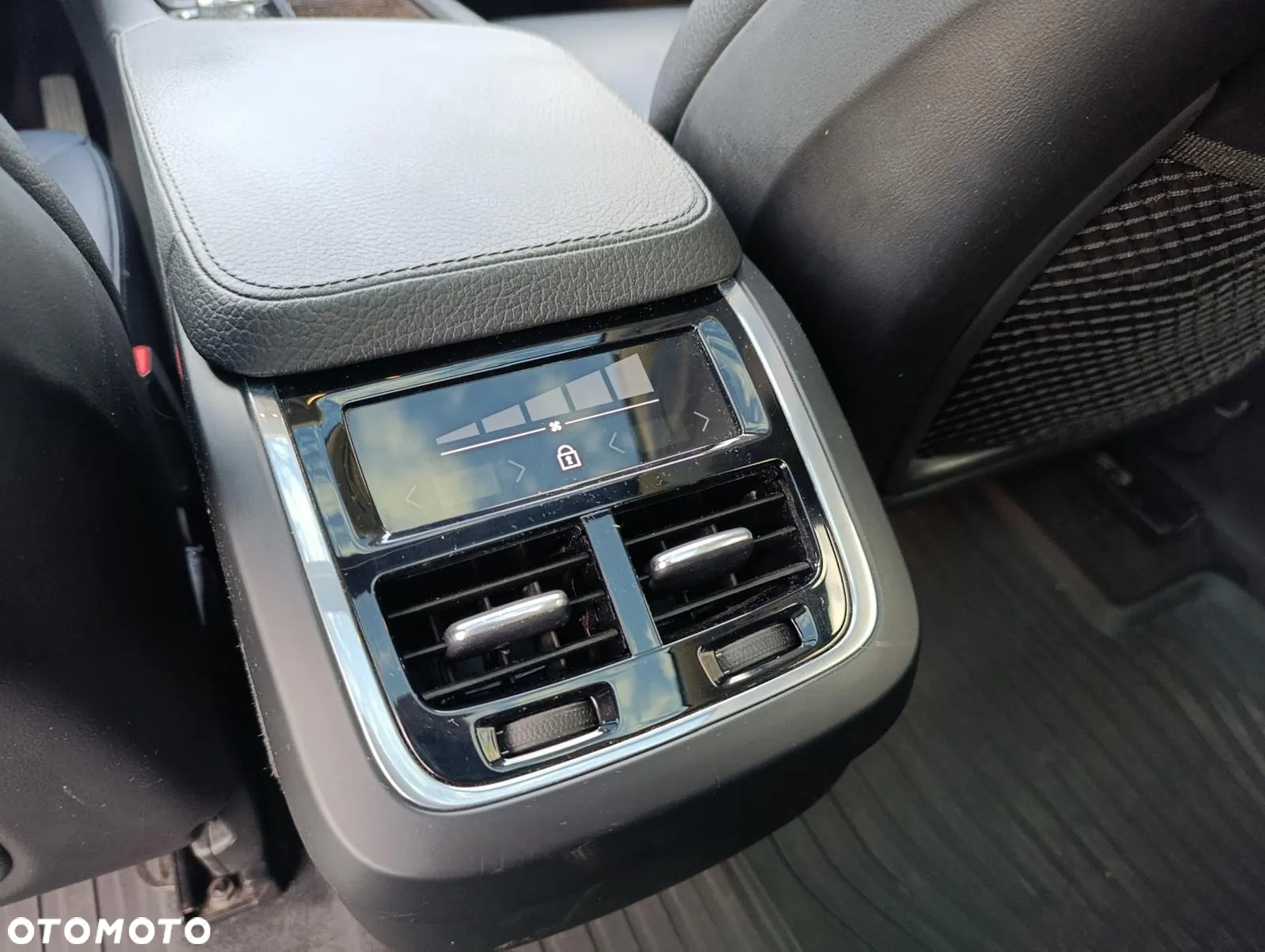 Volvo XC 90 T6 AWD Momentum 7os - 17