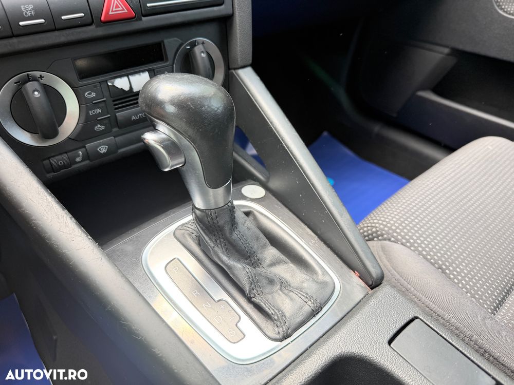 Audi A3 Sportback 2.0 TDI DPF (DSG) S tronic Attraction - 20