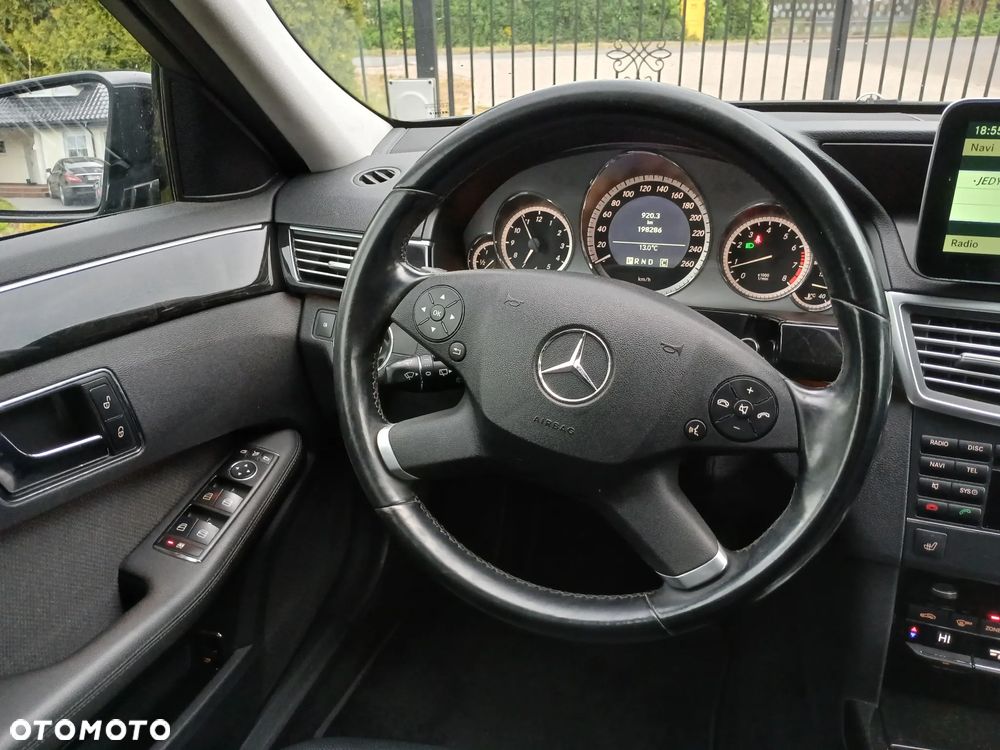 Mercedes-Benz Klasa E - 28