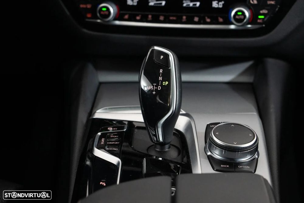 BMW 530 d Line Luxury Auto - 27