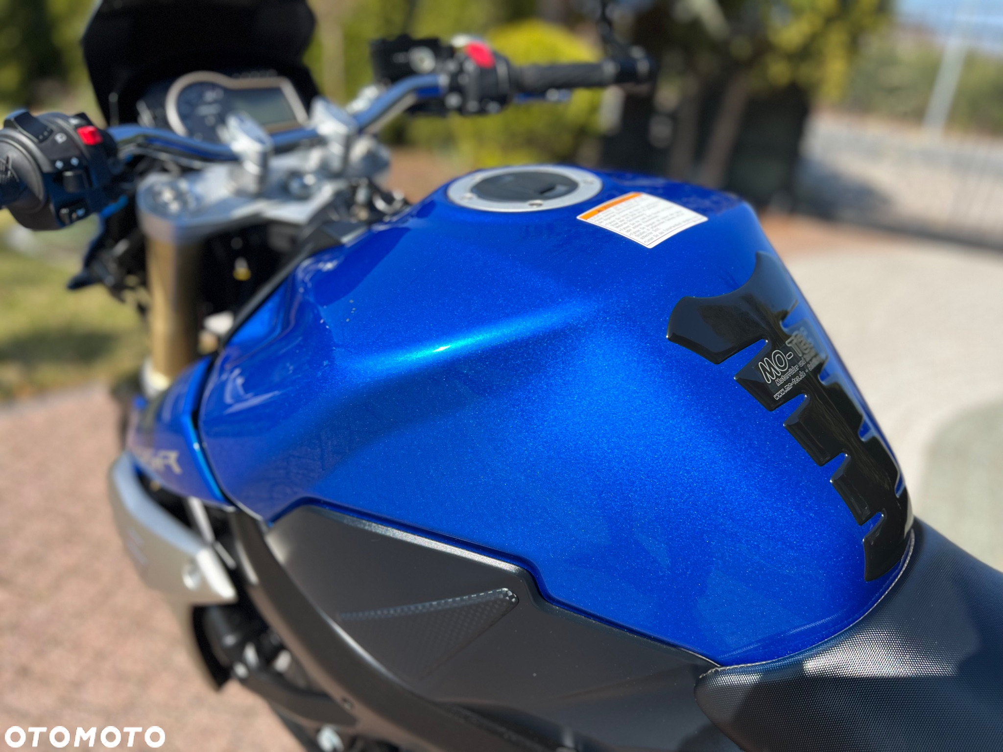 Suzuki GSR - 32