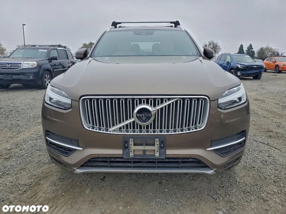 Volvo XC 90 T8 AWD Plug-In Hybrid Momentum 7os - 5