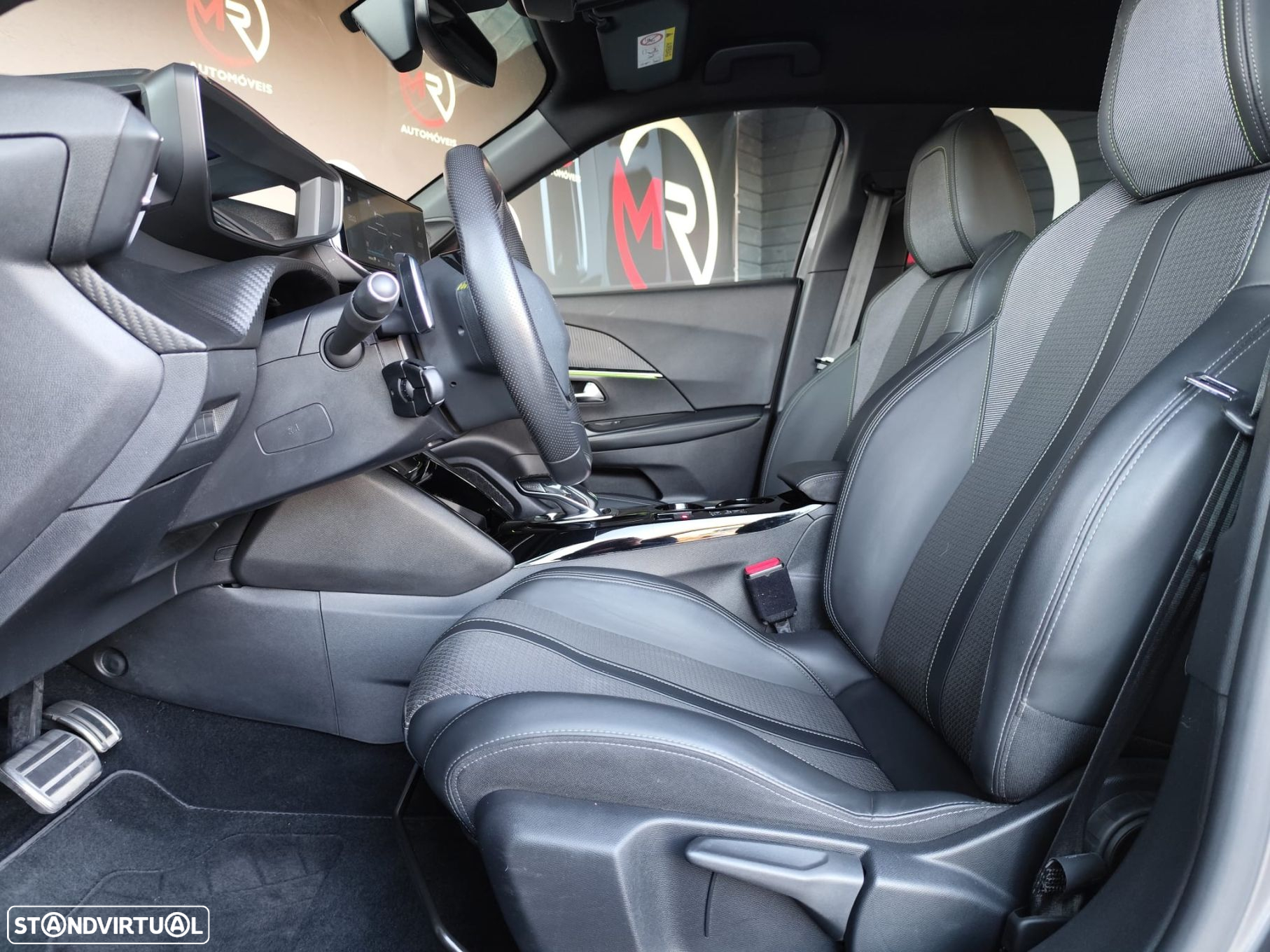 Peugeot 2008 1.5 BlueHDi GT Line EAT8 - 32