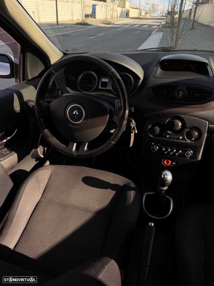 Renault Clio 1.5 dCi Dynamique S - 12