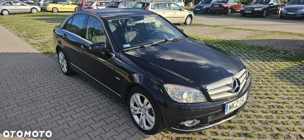 Mercedes-Benz Klasa C 250 CGI BlueEff Avantgarde - 1