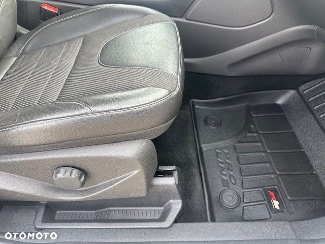 Ford Kuga 2.0 TDCi 4x2 Titanium - 9