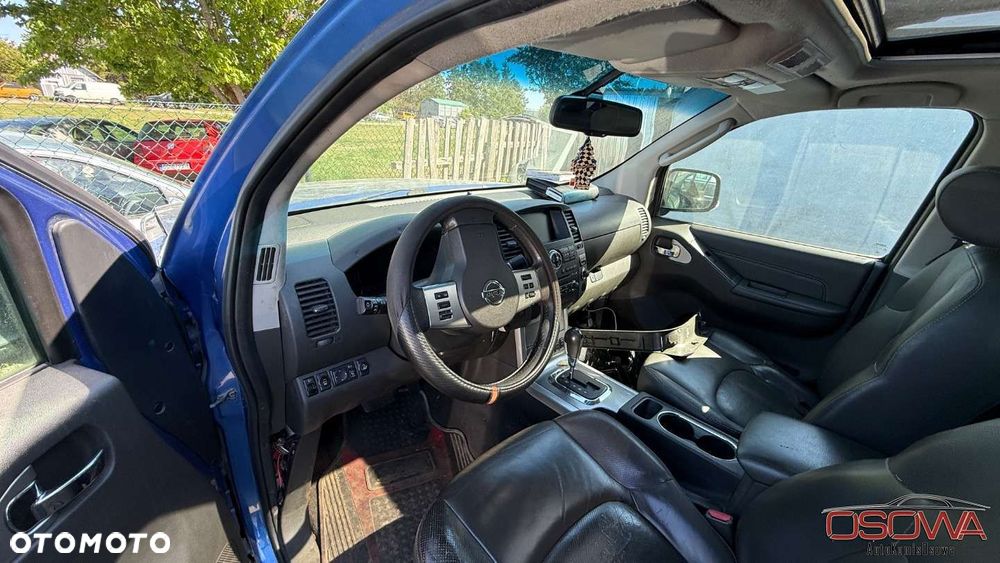 Nissan Navara 3.0 D V6 - 13