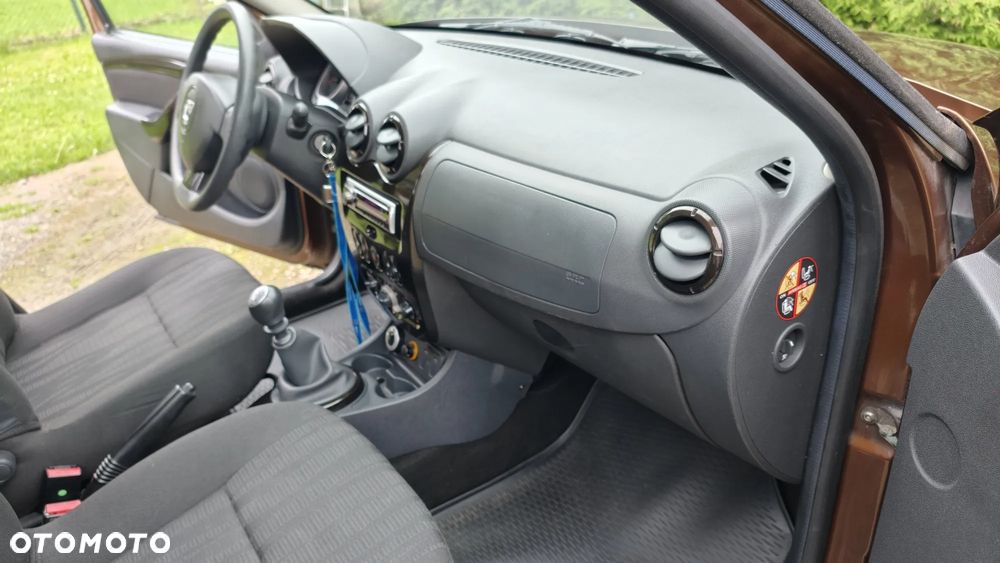 Dacia Duster 1.6 Laureate 4x4 - 12