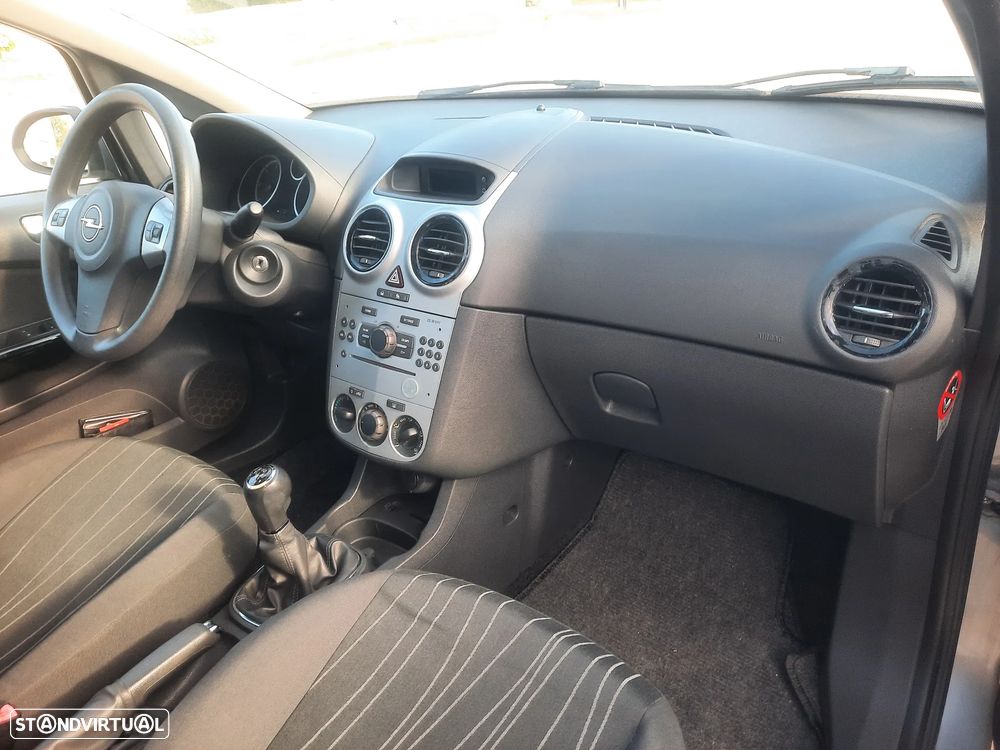 Opel Corsa 1.3 CDTI Enjoy EcoFLEX - 26