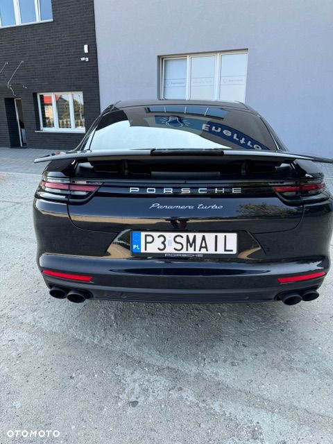 Porsche Panamera - 4