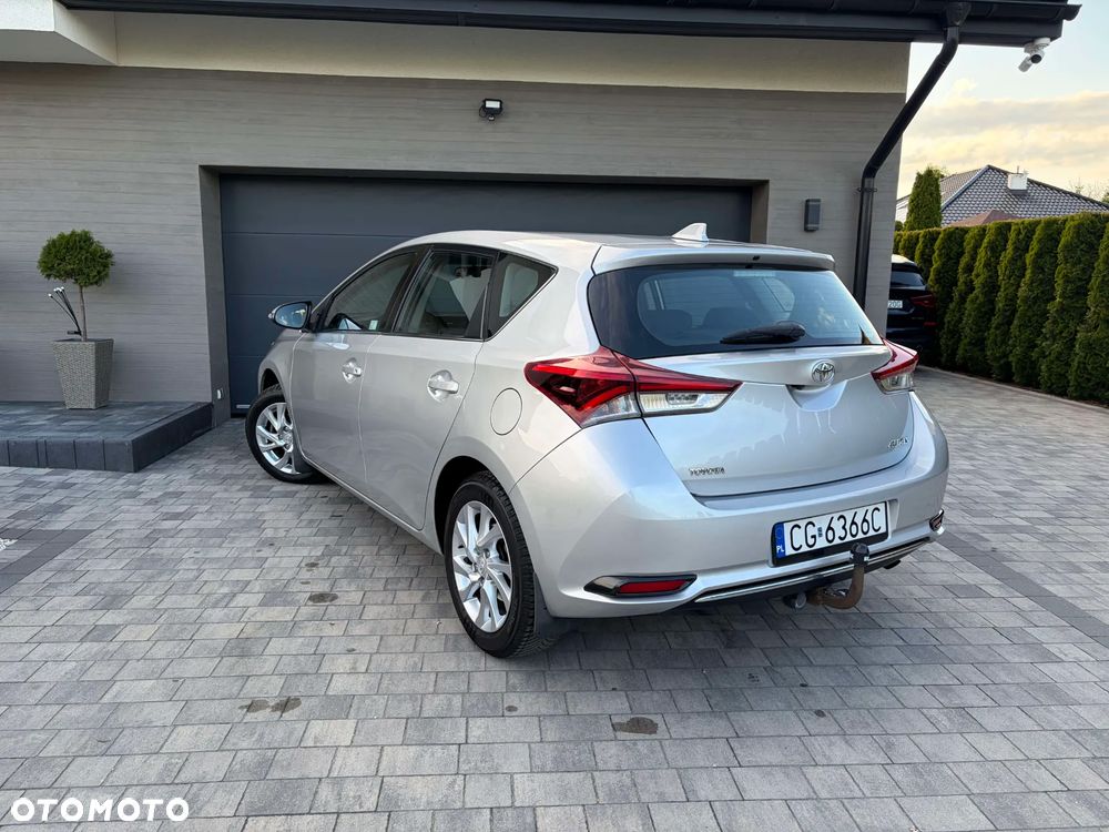 Toyota Auris 1.6 Premium - 7