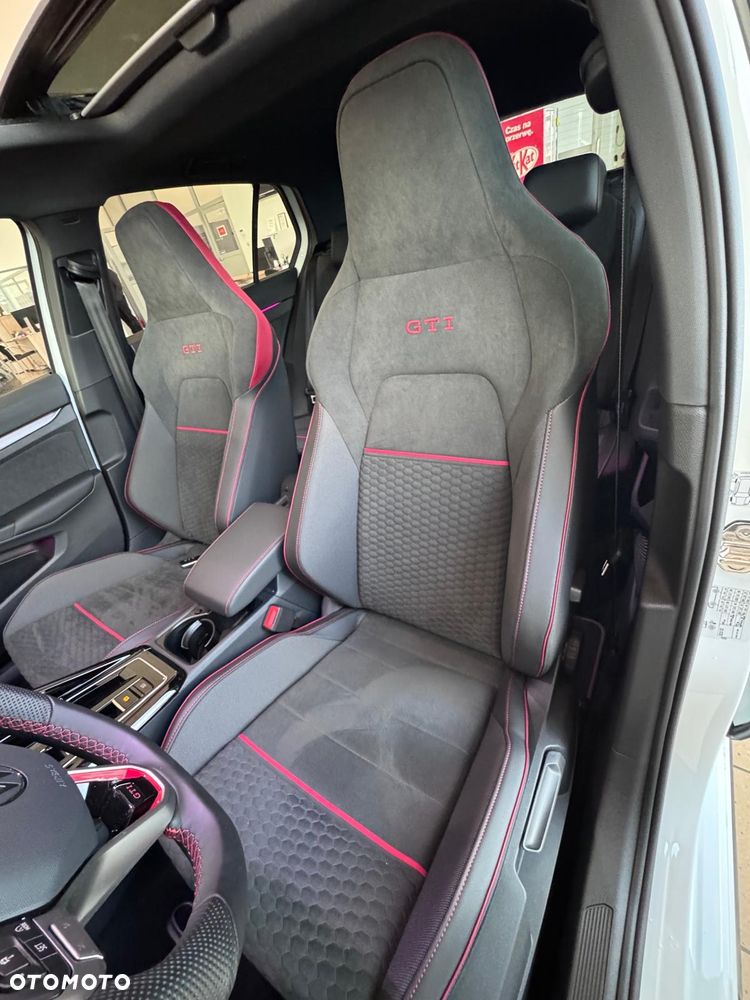 Volkswagen Golf - 17