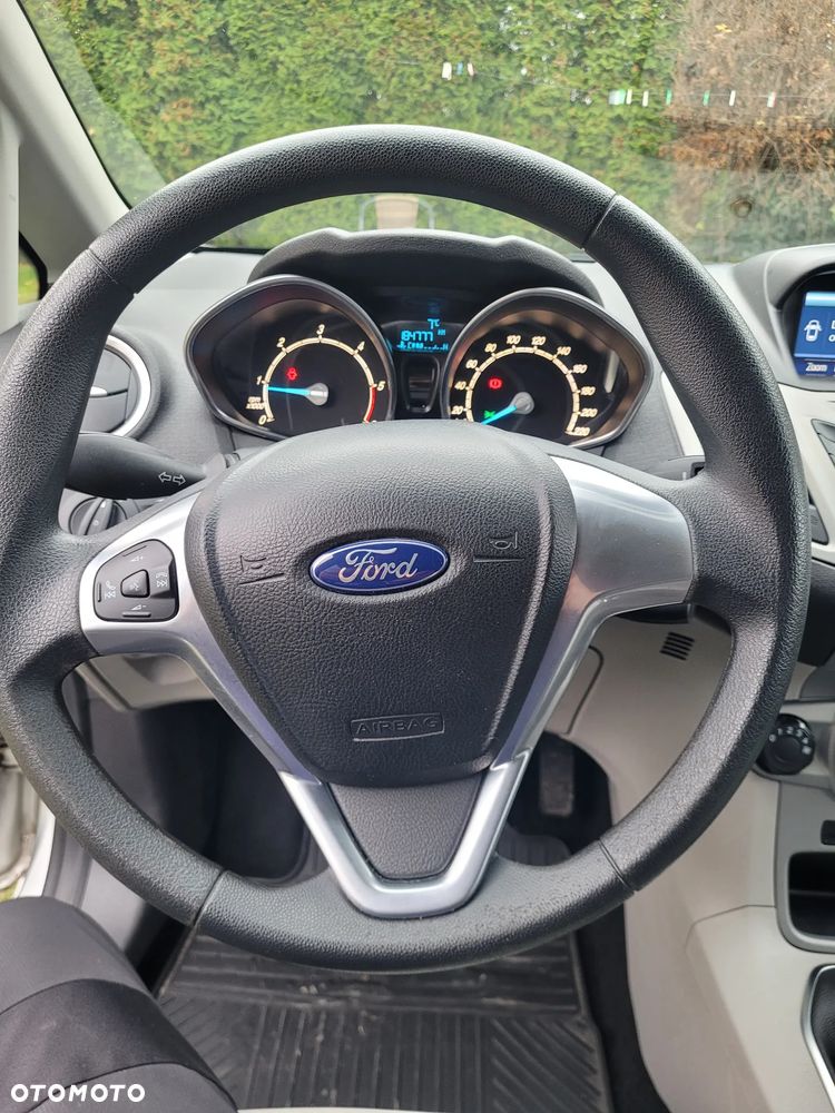 Ford Fiesta 1.6 TDCi SYNC Edition - 31