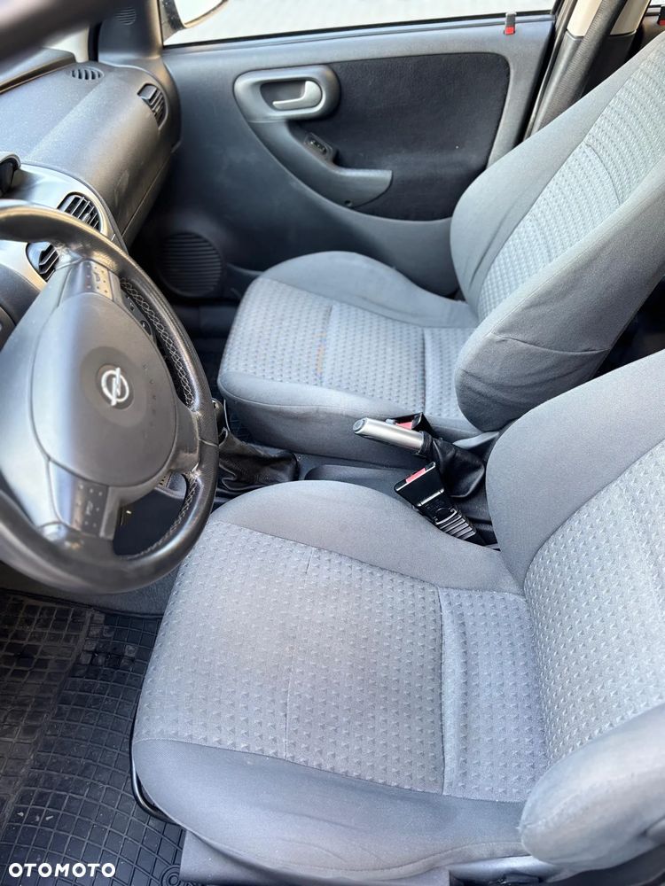 Opel Corsa 1.8 16V GSi - 23