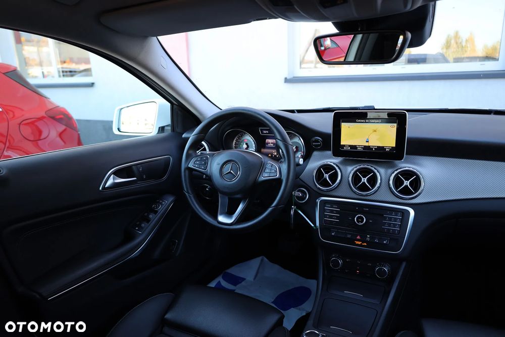 Mercedes-Benz GLA 250 7G-DCT Style - 25