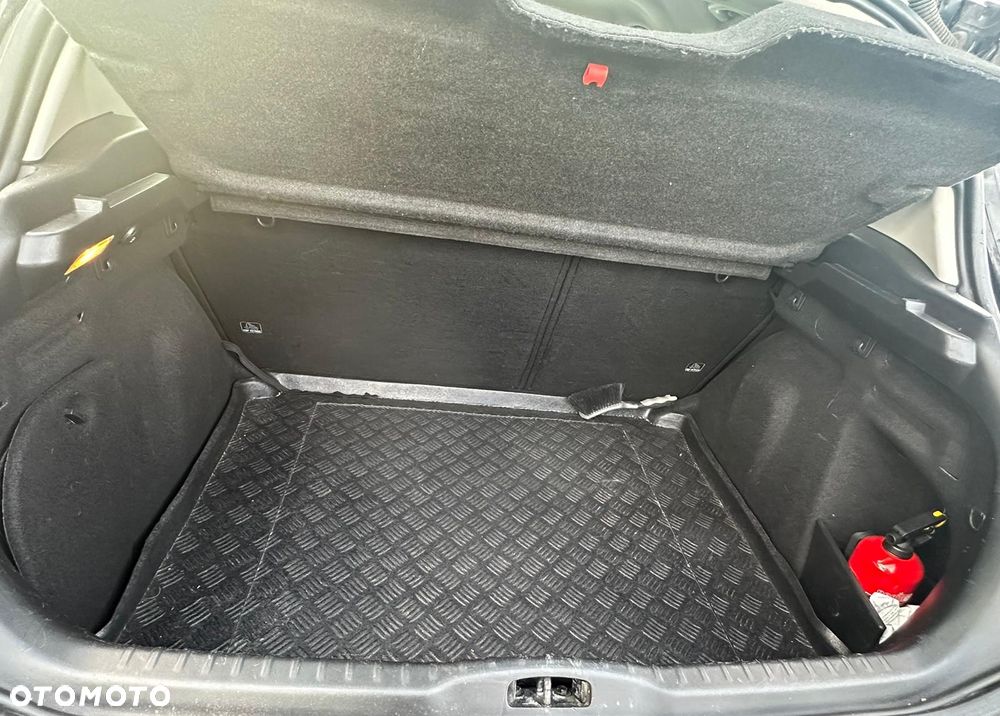 Peugeot 308 1.6 Trendy Navtech - 9