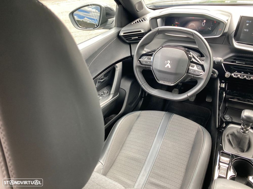 Peugeot 2008 1.2 PureTech Allure Pack - 22