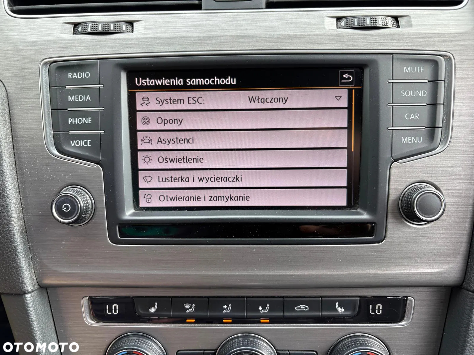 Volkswagen Golf 1.2 TSI BlueMotion Technology Comfortline - 12