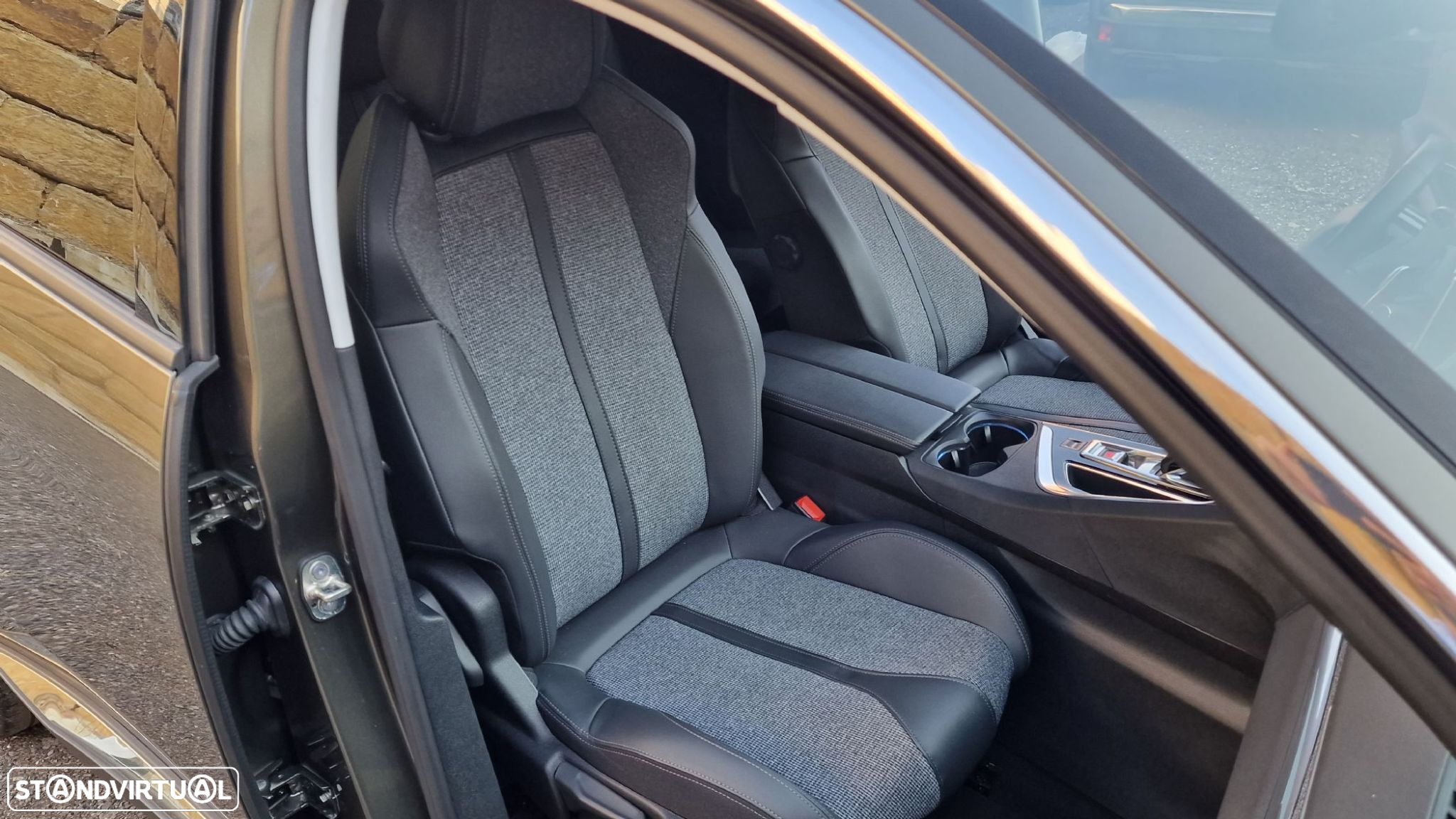 Peugeot 5008 1.5 BlueHDi Allure EAT8 - 31