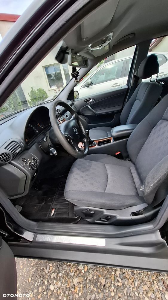 Mercedes-Benz Klasa C 180 Kompressor Classic - 14