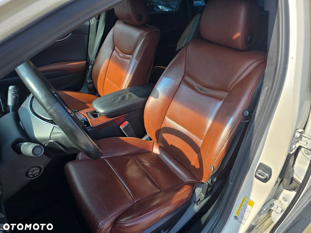 Cadillac XTS - 12