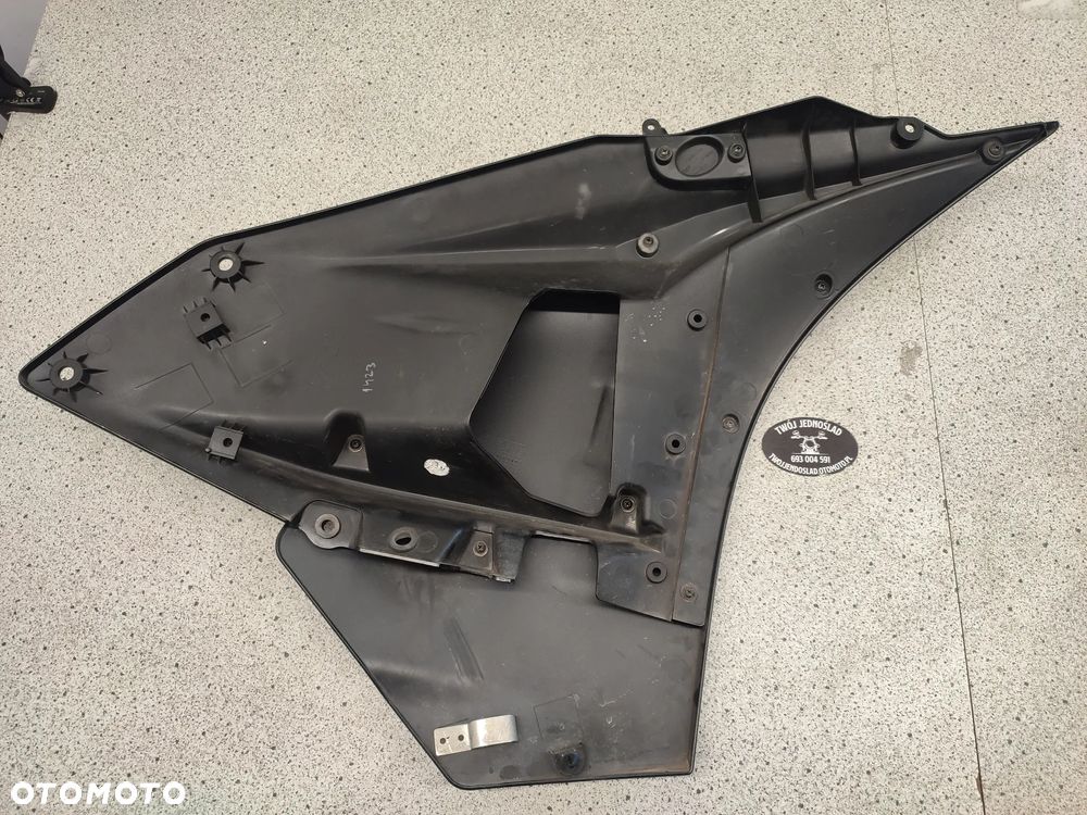 Owiewka, osłona, bok, boczek KTM RC 125 RC125 - 19