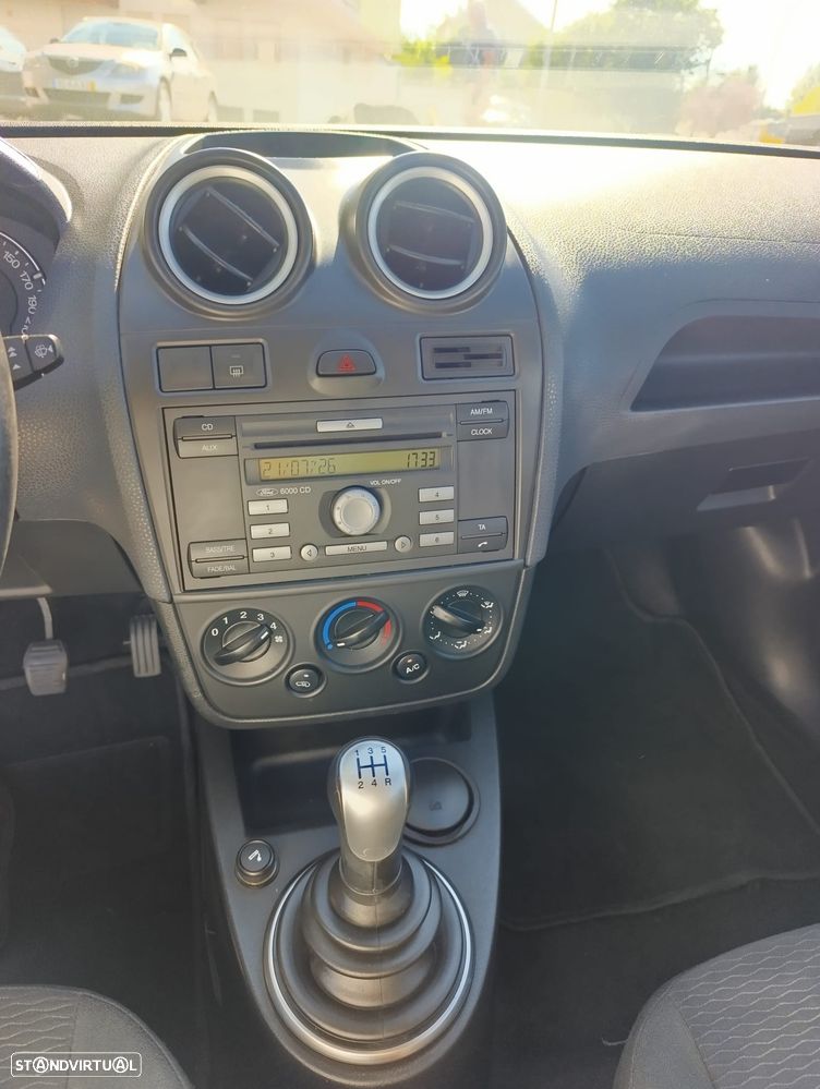 Ford Fiesta 1.25 Zetec - 8