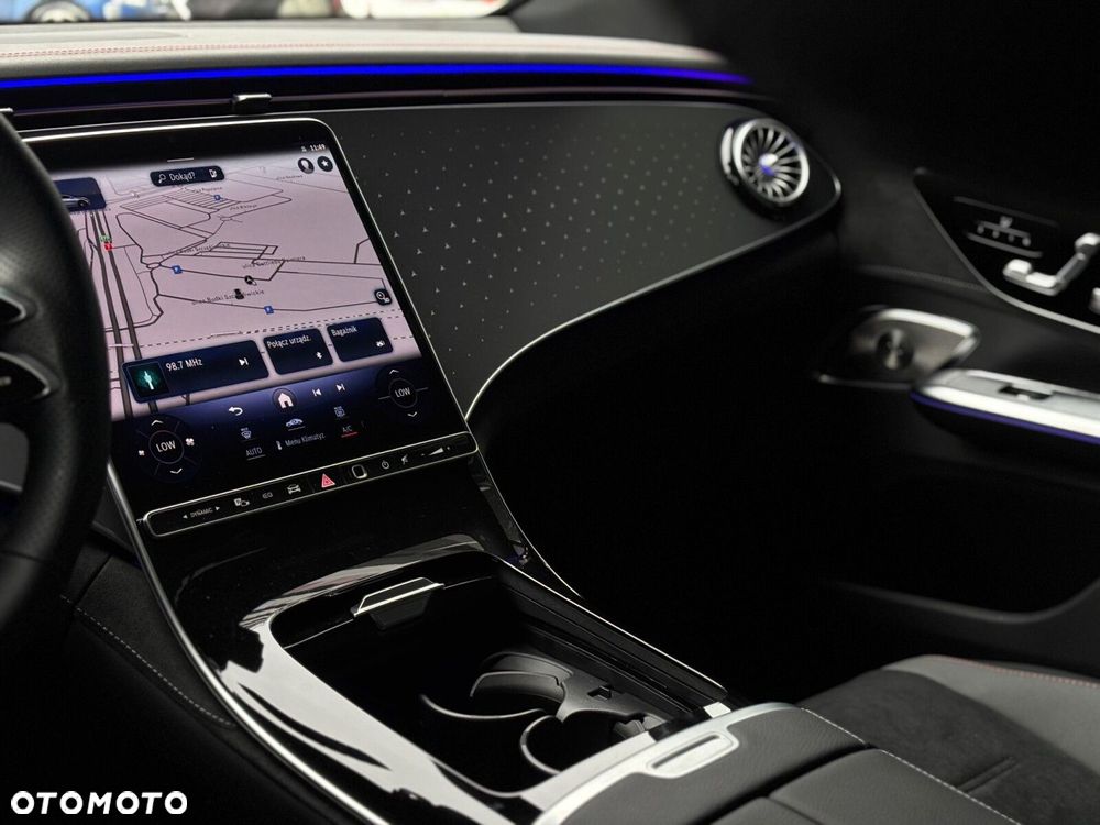 Mercedes-Benz EQE - 8