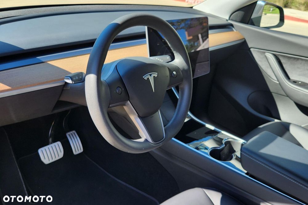 Tesla Model Y Long Range Dual Motor AWD - 7