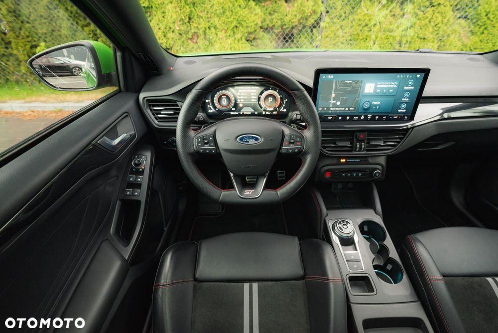 Ford Focus 2.3 EcoBoost ST X - 11