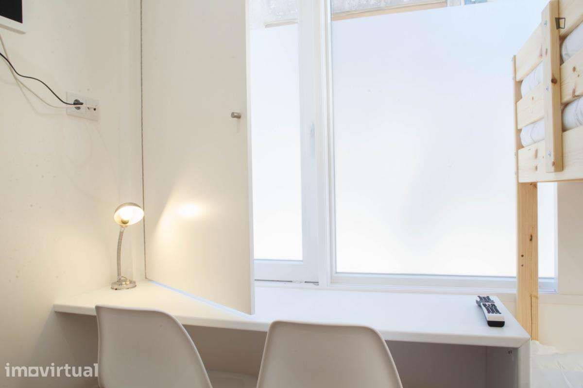Quarto - localizado em Paranhos Porto - Grande imagem: 2/30