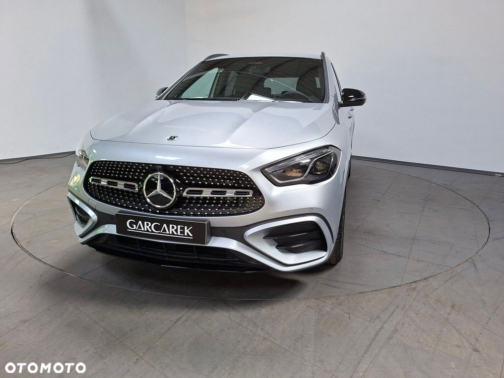 Mercedes-Benz GLA - 5