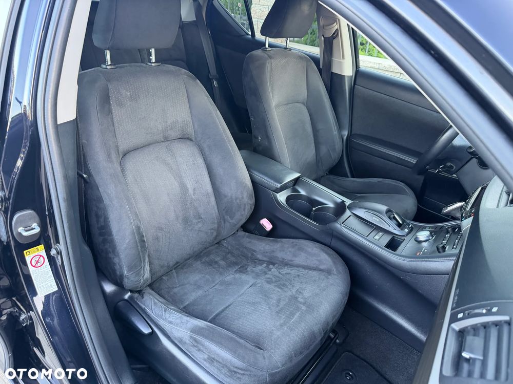 Lexus CT 200h Prestige - 10