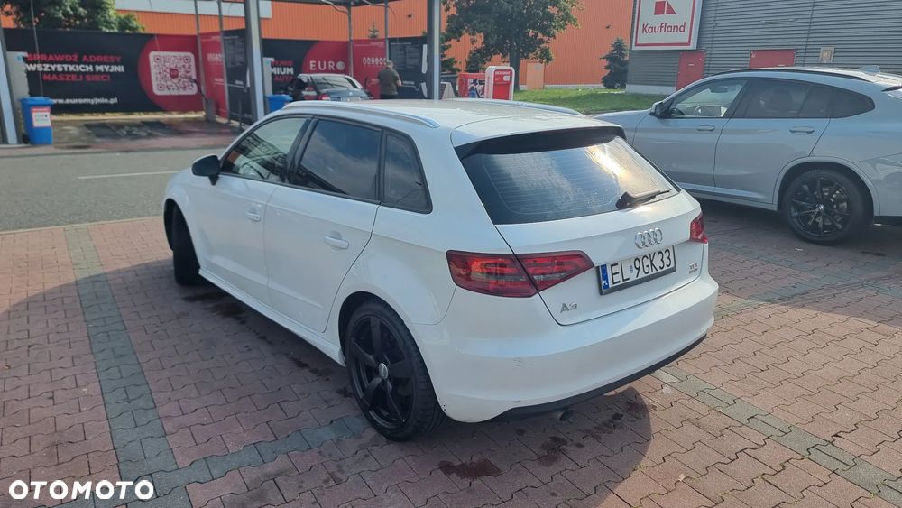 Audi A3 Sportback 1.6 TDI ultra Attraction - 12