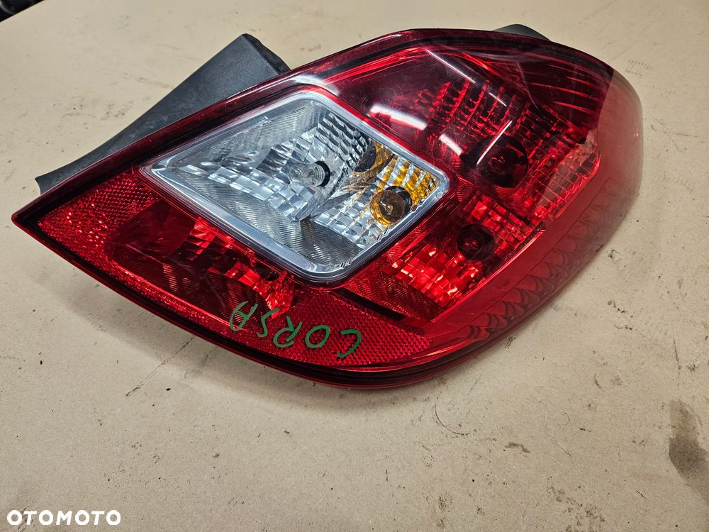 Opel Corsa D  lampa tył tylna prawa lewa  5D - 1