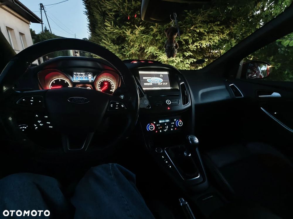 Ford Focus - 27