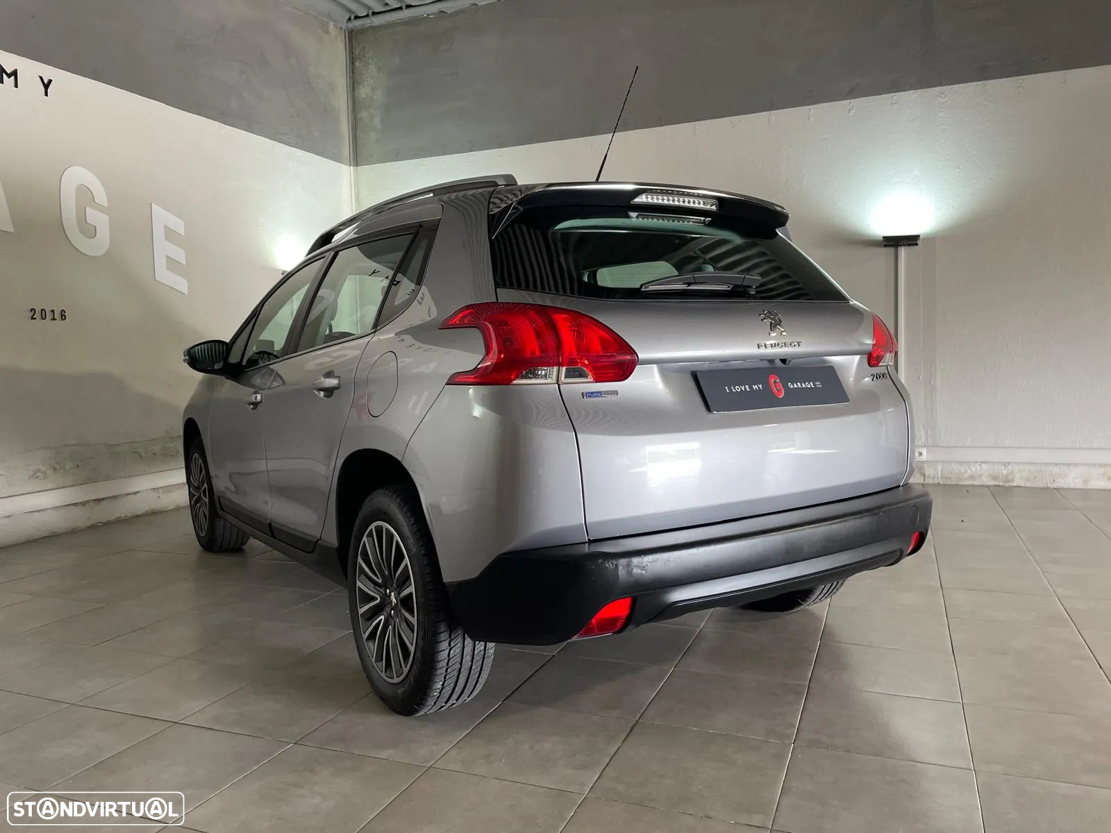 Peugeot 2008 - 8