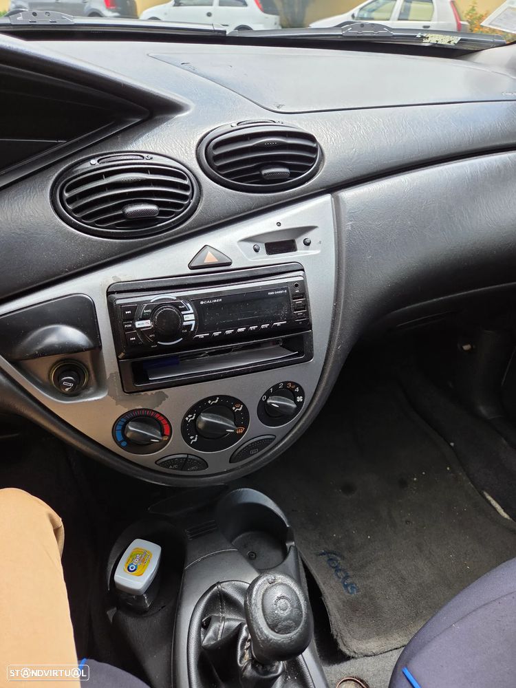Ford Focus 1.6 Ghia - 7