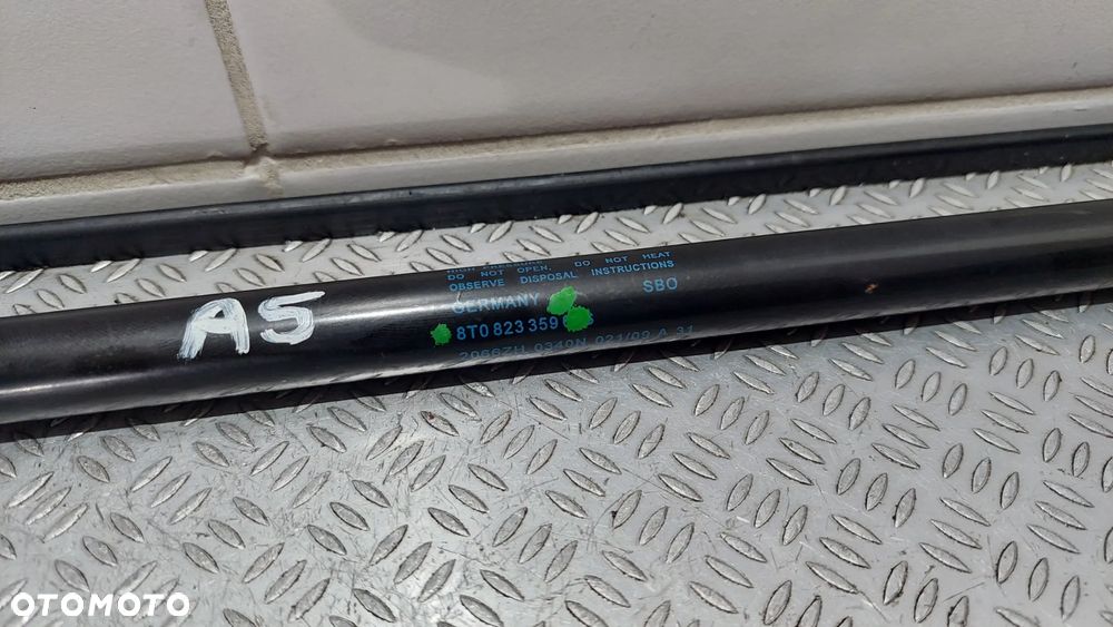 SIŁOWNIK MASKI PRZÓD AUDI A4 A5 B8 R2009 NR 8T0823359 - 2