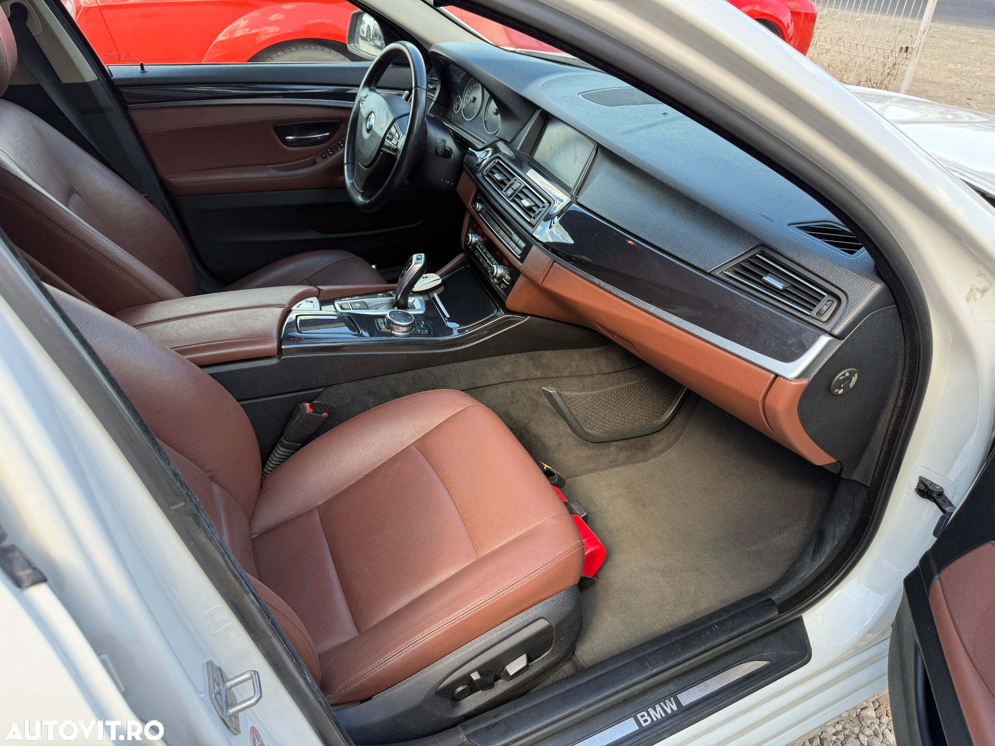 BMW Seria 5 520d xDrive Aut. Luxury Line - 7