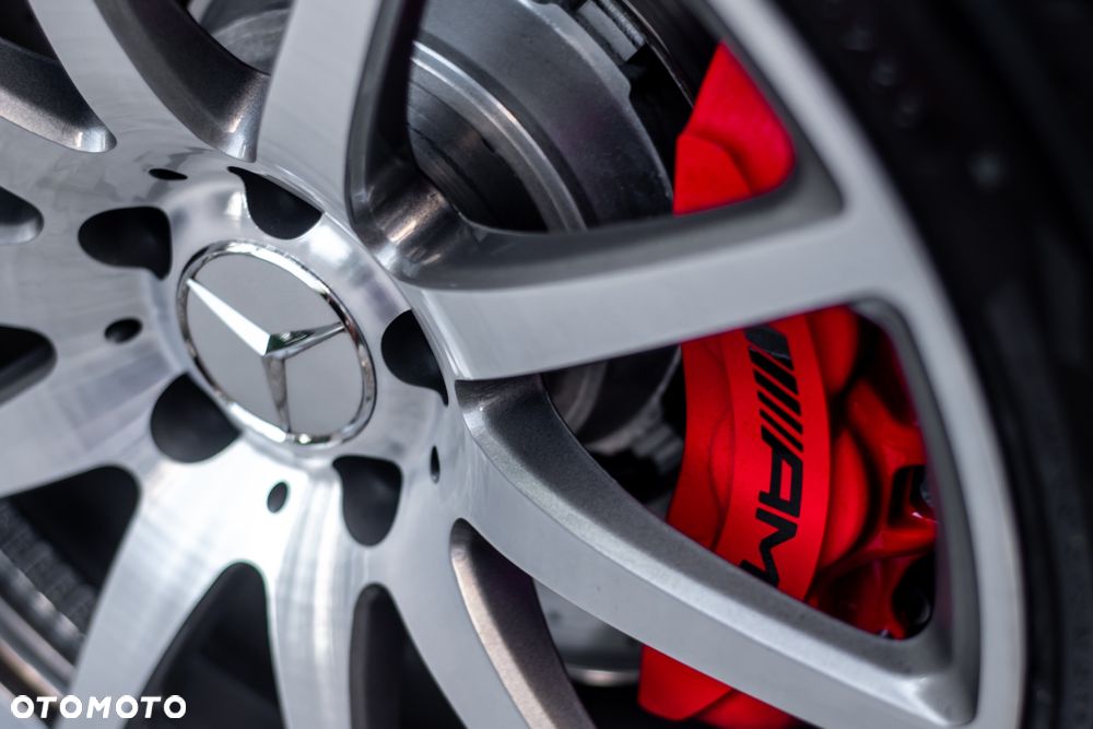 Mercedes-Benz SL 63 AMG AMG Speedshift MCT 7-Gang Sportgetriebe AMG Performance Package - 23