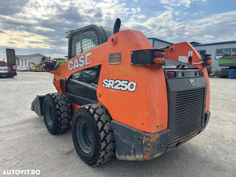 Case SR 250 Loader - 7