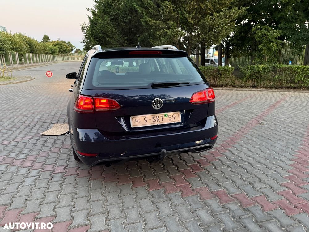 Volkswagen Golf - 9