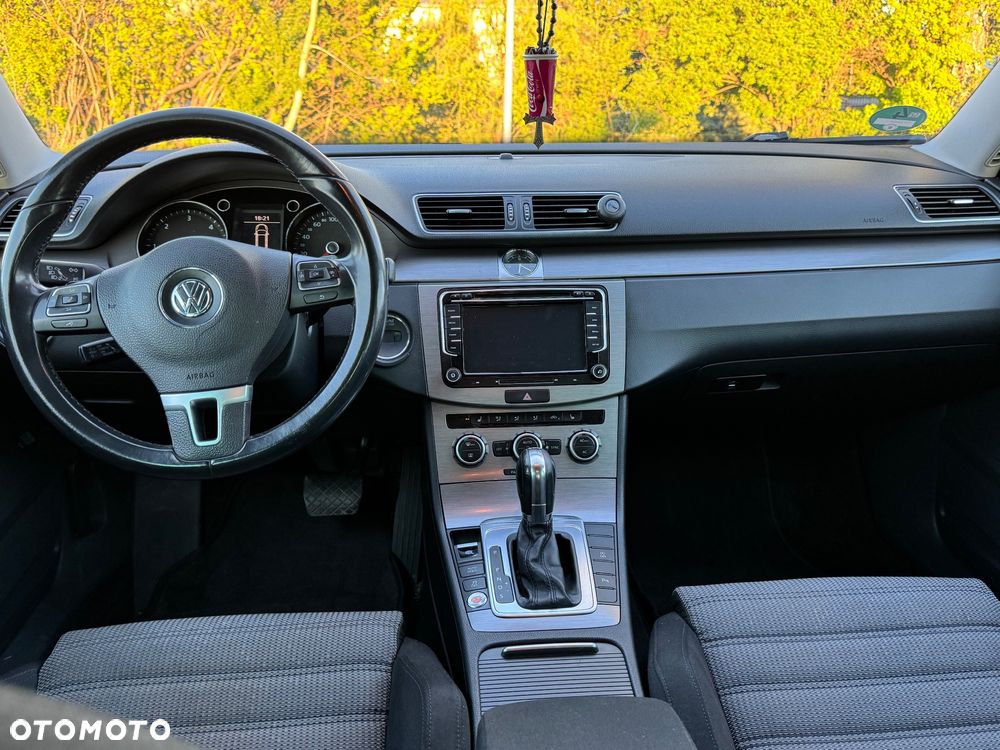 Volkswagen Passat 2.0 TDI DPF Highline DSG - 16