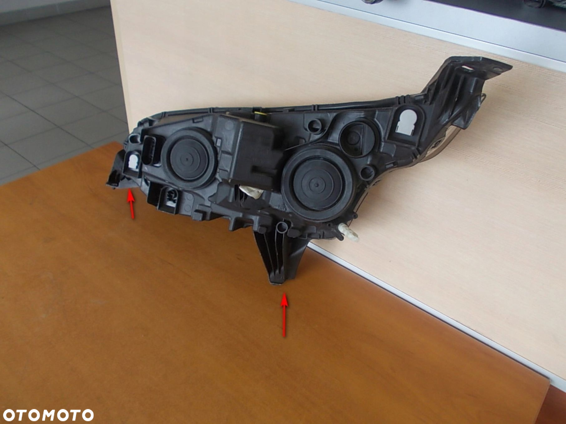 LAMPA PRZEDNIA PRAWA FORD TRANSIT CONNECT MK3 - 4