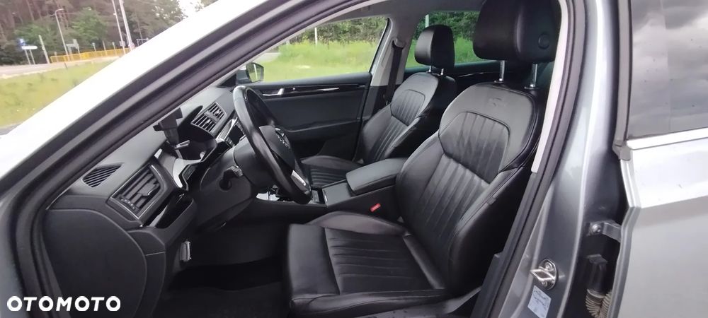 Skoda Superb 2.0 TDI 4x4 L&K DSG - 17