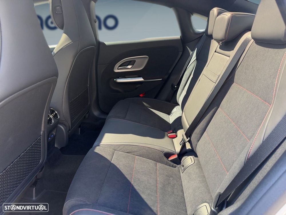 Mercedes-Benz CLA 220 - 12