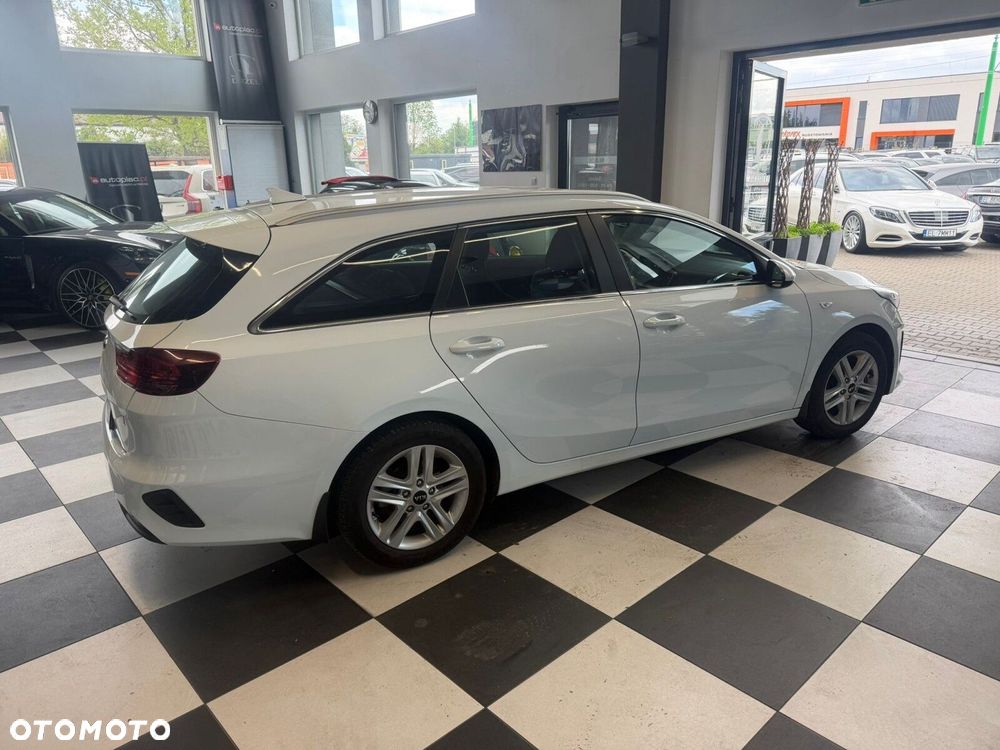 Kia Ceed - 9